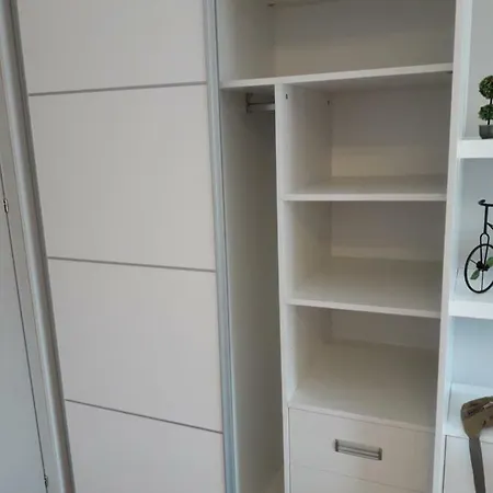Studiosbank Nikom A * Drama